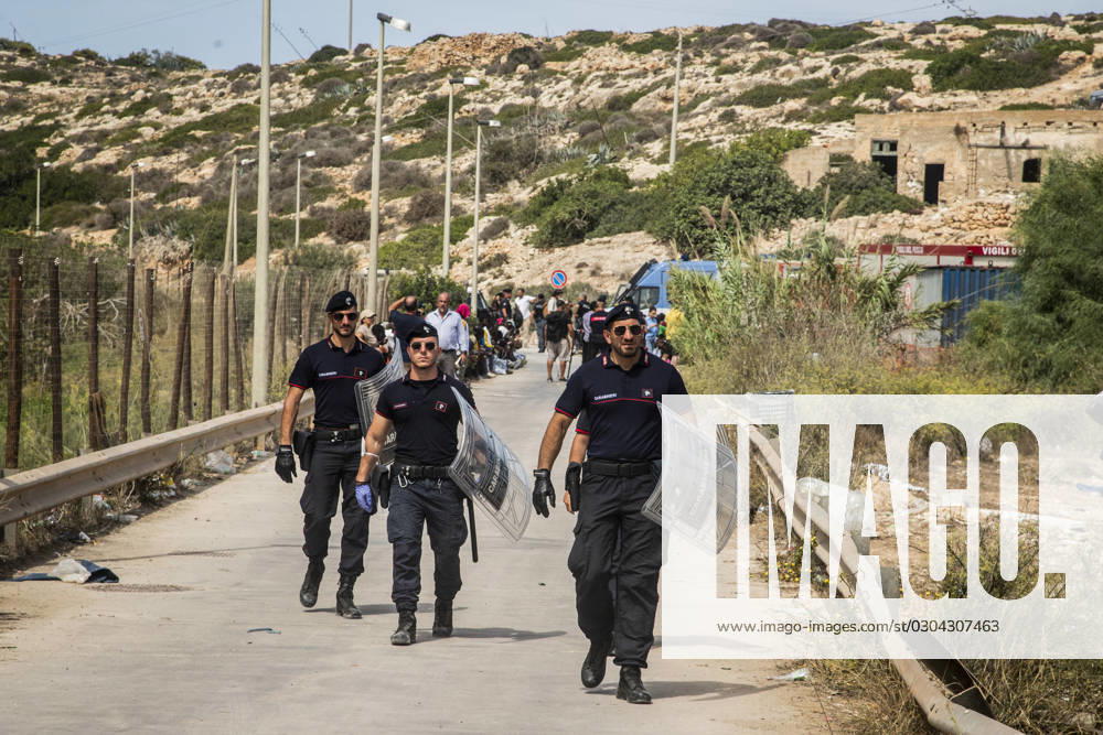 Migrant emergency, the situation in the hotspot on the fifth day after the disembarkation of around 6000 people, Lampedusa, 16 Sept 2023 migrant emergency, the situation in the hotspot on the fifth day after the disembarkation of around 6000 people, Lampedusa, 16 Sept 2023, Credit:Alessandro Serranò Avalon Italy, Lampedusa