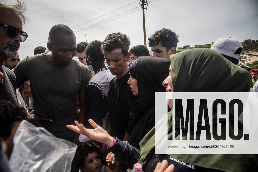 Migrant emergency, the situation in the hotspot on the fifth day after the disembarkation of around 6000 people, Lampedusa, 16 Sept 2023 Aboubakar Soumaoro visits the hotspot, Lampedusa, 16 Sept 2023, Credit:Alessandro Serranò Avalon Italy, Lampedusa