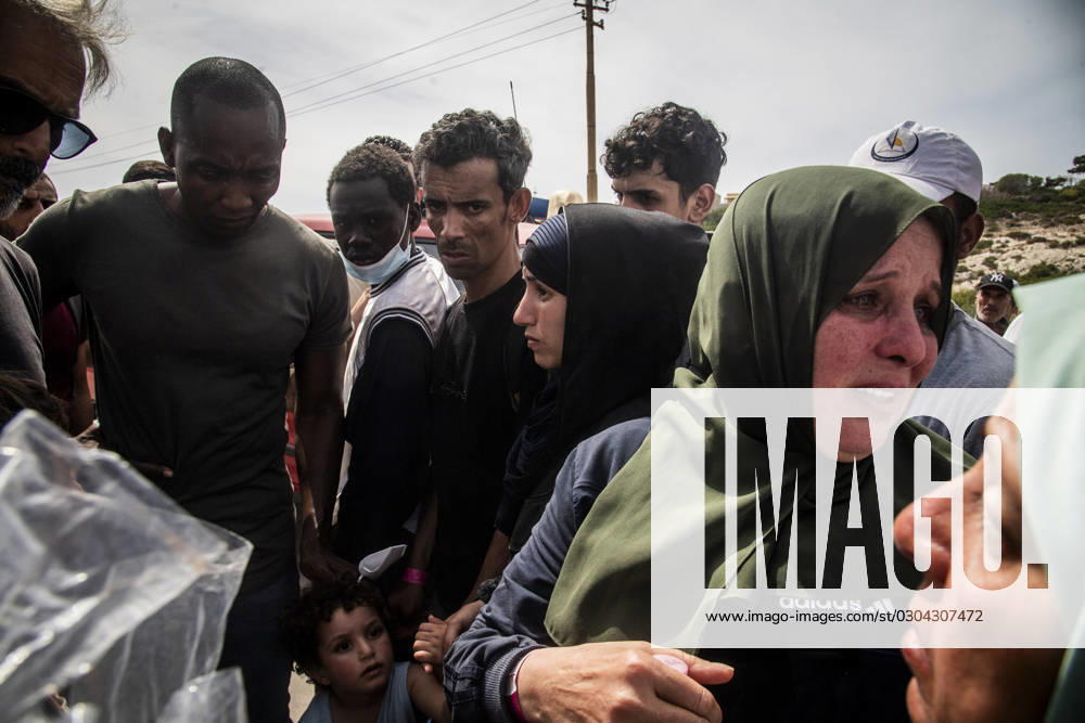 Migrant emergency, the situation in the hotspot on the fifth day after the disembarkation of around 6000 people, Lampedusa, 16 Sept 2023 Aboubakar Soumaoro visits the hotspot, Lampedusa, 16 Sept 2023, Credit:Alessandro Serranò Avalon Italy, Lampedusa