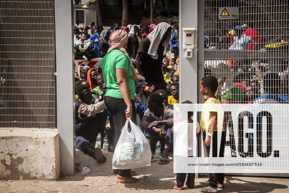 Migrant emergency, the situation in the hotspot on the fifth day after the disembarkation of around 6000 people, Lampedusa, 16 Sept 2023 migrant emergency, the situation in the hotspot on the fifth day after the disembarkation of around 6000 people, Lampedusa, 16 Sept 2023, Credit:Alessandro Serranò Avalon Italy, Lampedusa