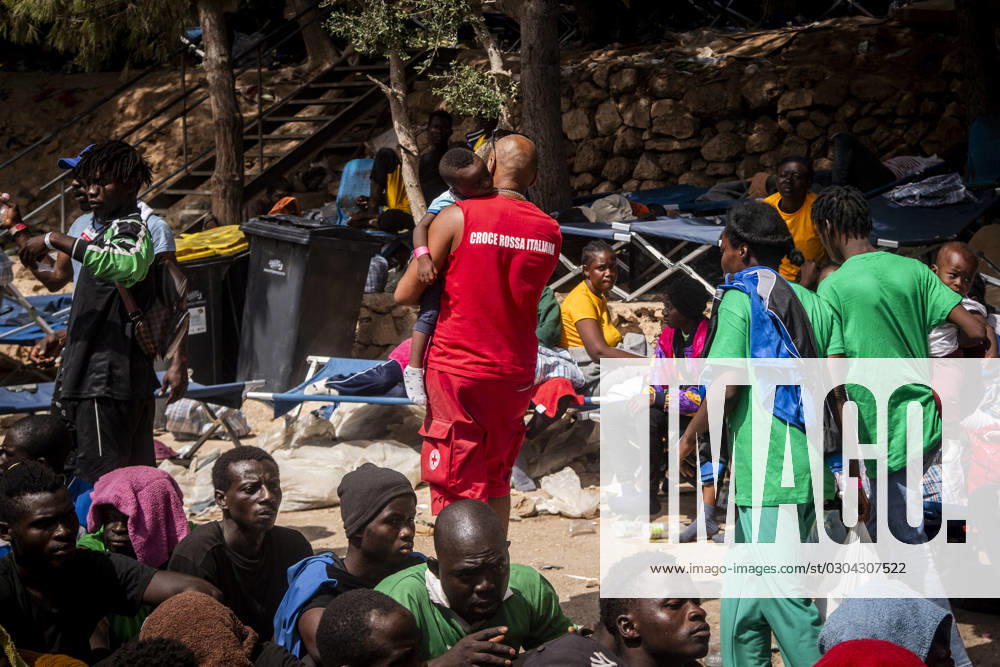 Migrant emergency, the situation in the hotspot on the fifth day after the disembarkation of around 6000 people, Lampedusa, 16 Sept 2023 migrant emergency, the situation in the hotspot on the fifth day after the disembarkation of around 6000 people, Lampedusa, 16 Sept 2023, Credit:Alessandro Serranò Avalon Italy, Lampedusa