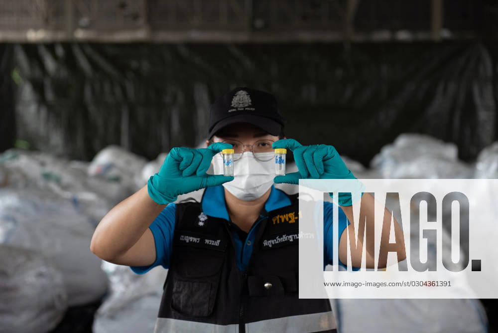 Thailand: Narcotics incinerated, weight 25,517kg officials demonstrate the use of chemicals to detect Narcotics before incineration at Industrial Waste Management Center (Industrial Waste Incinerator), Bangpoo Industrial Estate, Samut Prakan Province, on September 17, 2023. Samut Prakan Samut Prakan Thailand