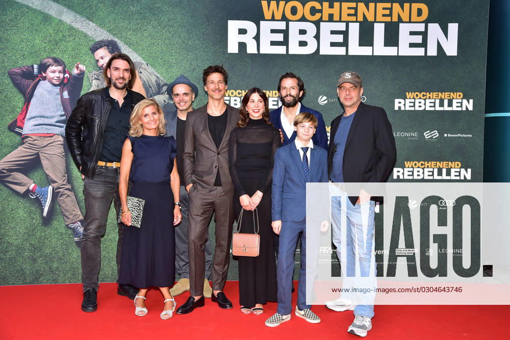Wochenendrebellen Premiere in Berlin PREMIERE WOCHENEND REBELLEN Das FilmTeam. Florian David Fitz, Cecilio Andresen, Aylin Tezel, Regisseur Marc Rothemund, Autor Richard Kropf, die Produzent:innen Justyna Müsch, Quirin Berg und Max Wiedemann sowie die ãechtenÒ Rebellen Mirco und Jason von Juterczenka Ankunft, Red Carpet zur Premiere einer wahren Geschichte, der Wochenend Rebellen in Berlin, am 19.09.2023