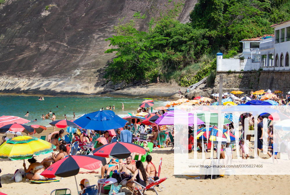 Movement of bathers on the red beach Rio de Janeiro (RJ) 09 25 2023 - BEACH WEATHER WEATHER - Movement of bathers on Vermelha beach, in Urca, south of Rio de Janeiro, this Monday (25) (Foto: Erica Martin Thenews2 imago images) Movement of bathers on the red beach