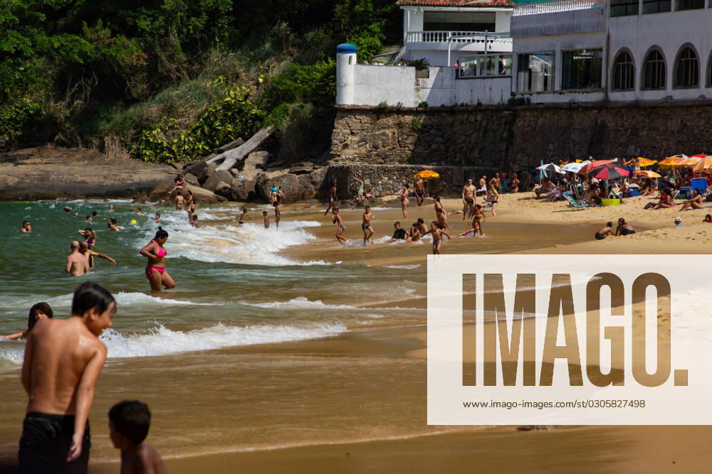 Movement of bathers on the red beach Rio de Janeiro (RJ) 09 25 2023 - BEACH WEATHER WEATHER - Movement of bathers on Vermelha beach, in Urca, south of Rio de Janeiro, this Monday (25) (Foto: Erica Martin Thenews2 imago images) Movement of bathers on the red beach