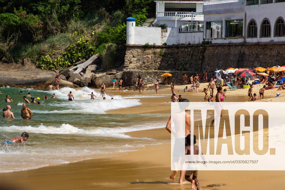Movement of bathers on the red beach Rio de Janeiro (RJ) 09 25 2023 - BEACH WEATHER WEATHER - Movement of bathers on Vermelha beach, in Urca, south of Rio de Janeiro, this Monday (25) (Foto: Erica Martin Thenews2 imago images) Movement of bathers on the red beach
