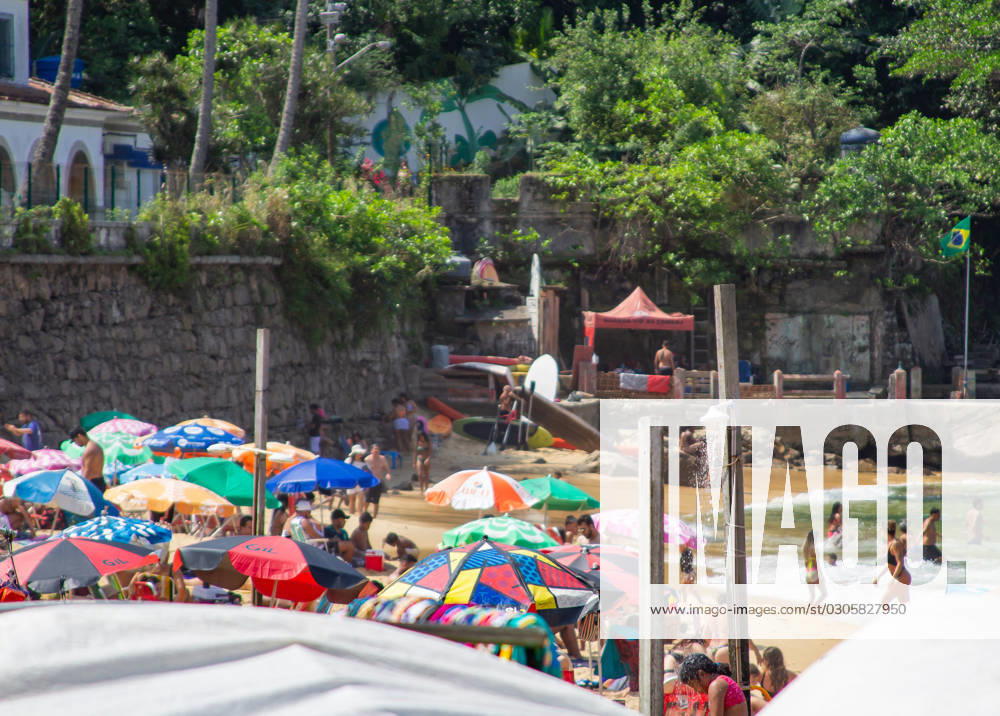 Movement of bathers on the red beach Rio de Janeiro (RJ) 09 25 2023 - BEACH WEATHER WEATHER - Movement of bathers on Vermelha beach, in Urca, south of Rio de Janeiro, this Monday (25) (Foto: Erica Martin Thenews2 imago images) Movement of bathers on the red beach