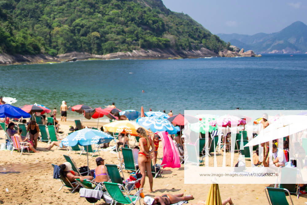 Movement of bathers on the red beach Rio de Janeiro (RJ) 09 25 2023 - BEACH WEATHER WEATHER - Movement of bathers on Vermelha beach, in Urca, south of Rio de Janeiro, this Monday (25) (Foto: Erica Martin Thenews2 imago images) Movement of bathers on the red beach