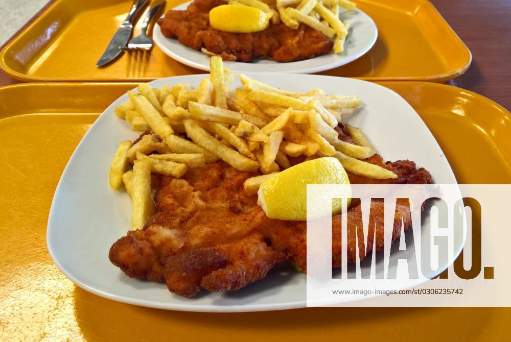 Wiener Schnitzel mit Pommes in der Kantine. Eine Kantine oder in der Schweiz ein Personalrestaurant, ist eine Gaststätte innerhalb eines Unternehmens oder einer öffentlichen Einrichtung, die der Verpflegung der Mitarbeiter mit vornehmlich warmen Mahlzeiten in den Arbeitspausen, in der Regel der Mittagspause, dient. In Österreich steht der Begriff Kantine auch für meist einfache gastronomische Einrichtungen an Sportplätzen, in denen Getränke und Imbissgerichte ausgegeben werden. Sie sind im Gegensatz zu Betriebskantinen allgemein für Besucher zugänglich