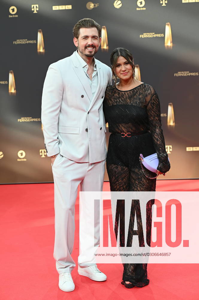 Moderatoren Christian Wackert und Ehefrau Steffi Brungs kommt zur Gala und Verleihung des Deutschen Fernsehpreis in Köln.