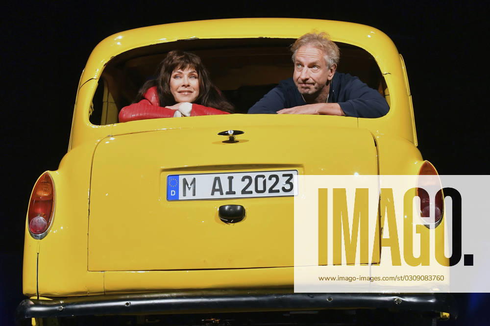 Bilder des Jahres 2023, Entertainment 10 Oktober Entertainment Themen der Woche KW42 Anja Kruse und Ingolf Lück bei der Fotoprobe zum Theatetstück Brauchen Sie ne Quittung in der Komödie im Bayerischen Hof. München