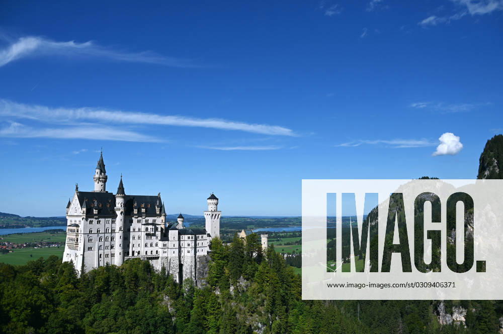 Schloss Neuschwanstein im bayerischen Allgäu bei Füssen, Deutschland