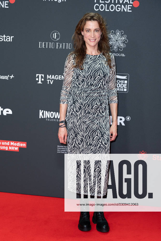 Stefanie WILPERT, Schauspielerin, Roter Teppich, Red Carpet Show, Ankunft, arrival, Eroeffnung des Film Festivals Cologne 2023 und Fotocall fuer den Film RUECKKEHR NACH KORSIKA auf dem Film Festival Cologne 2023 in Koeln