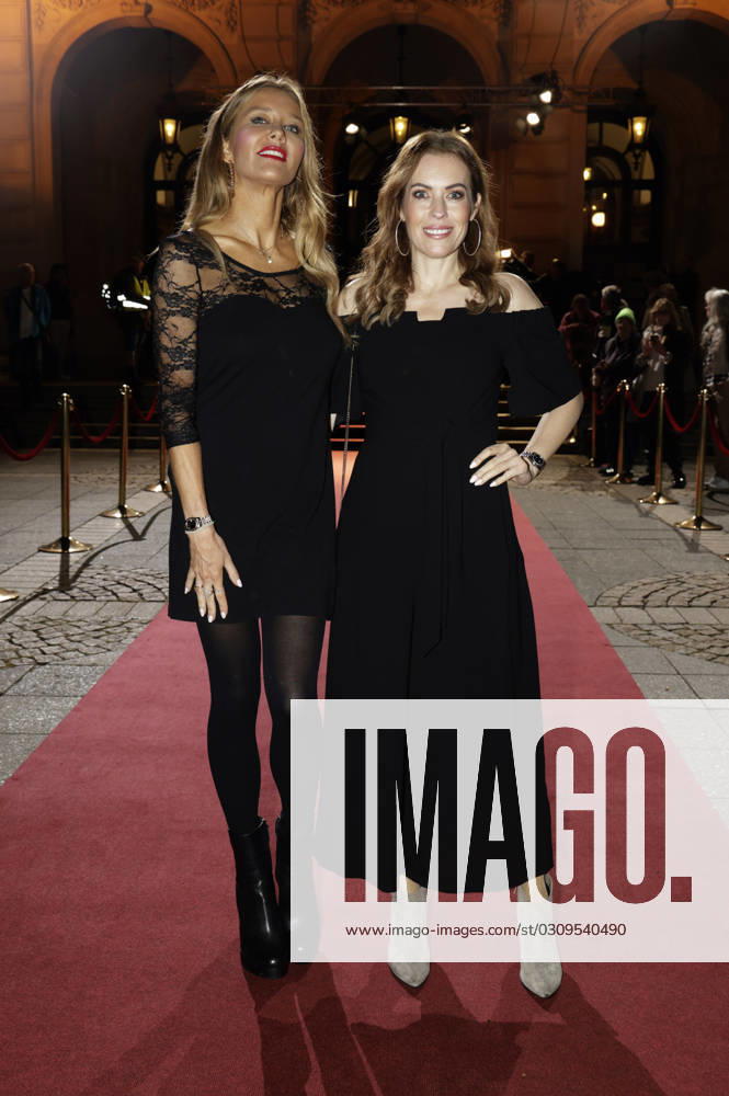 Laura Karasek und Jule Gölsdorf bei der 34. Verleihung des Hessischen Film- und Kinopreises 2023 in der Alten Oper. Frankfurt