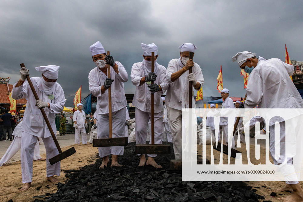 Malaysian Chinese devotees prepare charcoal during The Nine Emperor Gods Festival inside the Kau Ong Ya Temple in Ampang, Selangor on October 23, 2023. Taoists of Malaysia celebrate the beginning of the festival on the eve of the ninth lunar month of the Chinese calendar. The festival, which is held to invoke and welcome The Nine Emperor Gods, is primarily observed in Southeast Asian countries. Kuala Lumpur Malaysia - ZUMAl177 20231023_zip_l177_009