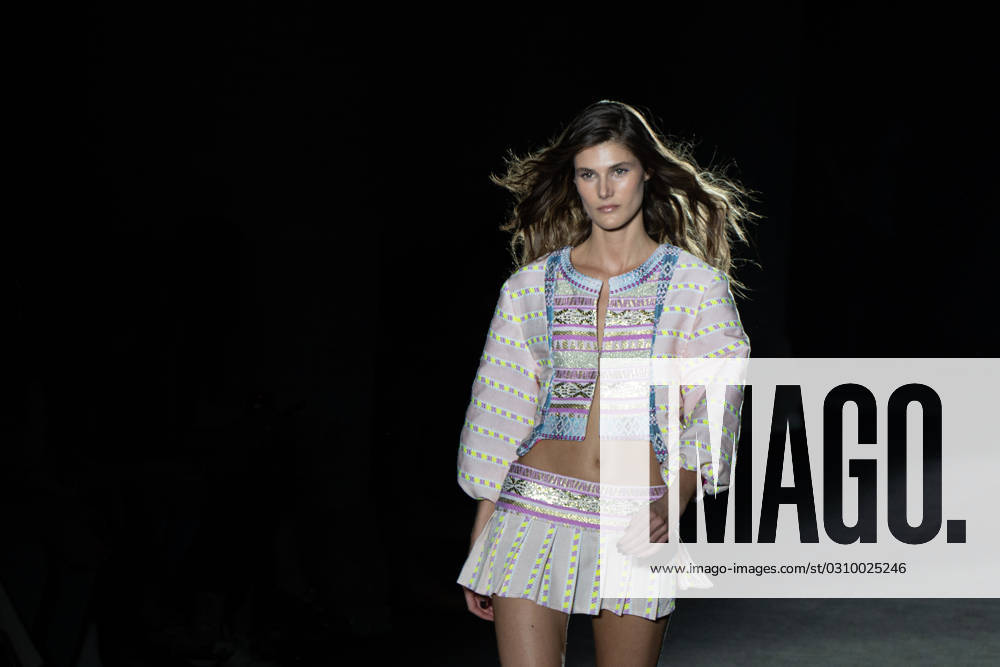 25 Ottobre 2023 Barcellona, Spagna cronaca moda Sfilata CUSTO alla 080 Barcellona Fashion Week Designer CUSTO s fashion show at Barcelona s 080, the city s fashion week, in what is probably the most anticipated runway show. Desfile del disenador CUSTO en la 080 de Barcelona, la semana de la moda de la ciudad, en lo que probablemente es el desfile mas esperado.