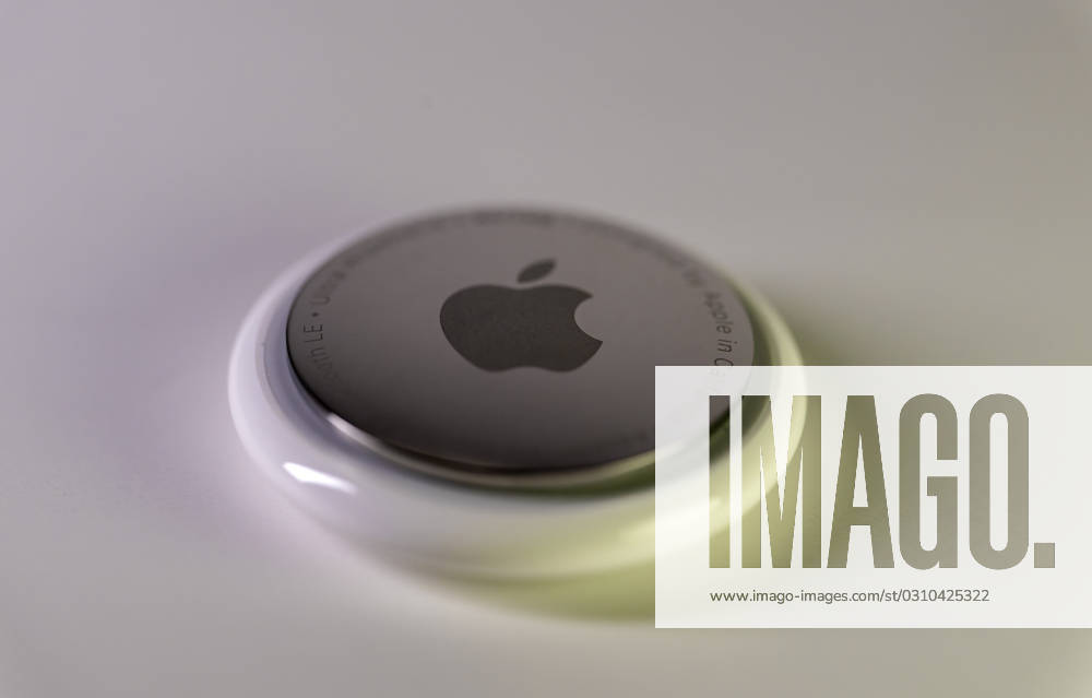 Apple Airtag, Mit dem AirTag lassen sich Gegenstände aller Art mit einem Apple iPhone Handy wiederfinden. 26.10.2023, Apple Airtags 26.10.2023, Apple Airtags