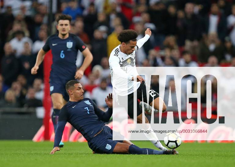 Fussball Länderspiel, England - Deutschland, in Wembley National Stadium London. v.l. Jake Livermore (England) gegen Leroy Sane (Deutschland)