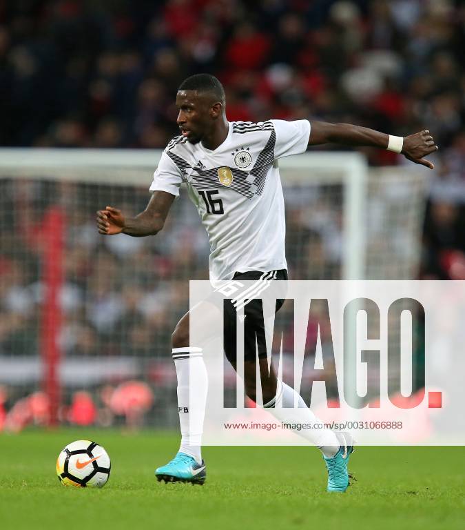 Fussball Länderspiel, England - Deutschland, in Wembley National Stadium London. Antonio Rüdiger (Deutschland)