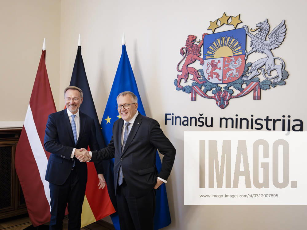 Christian Lindner (FDP), Bundesminister der Finanzen, trifft Arvils Aseradens, Finanzminister Lettlands zu einem Gespraech in Riga, 02.11.2023. Riga Lettland