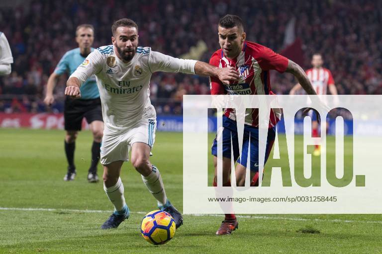Fußball, Atletico Madrid - Real Madrid Atletico de Madrid Angel Martin Correa and Real Madrid Daniel Carvajal during La Liga match between Atletico de Madrid and Real Madrid at Wanda Metropolitano in Madrid, Spain. November 18, 2017. (20171118027)