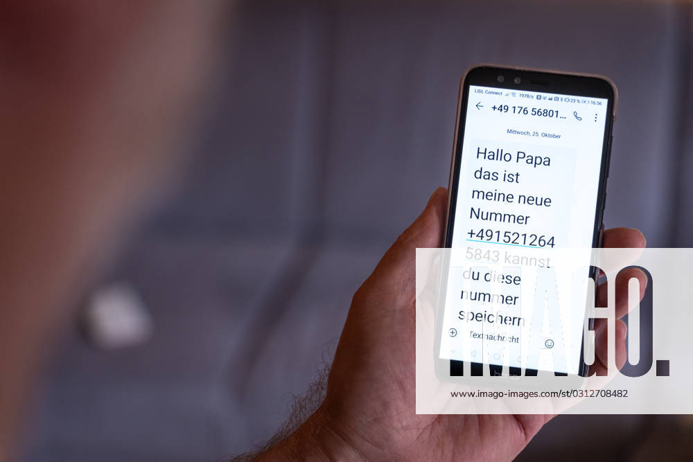 An old man received a text message on his smartphone with the text Hello dad this is my new number Disgusting trick and telephone fraud