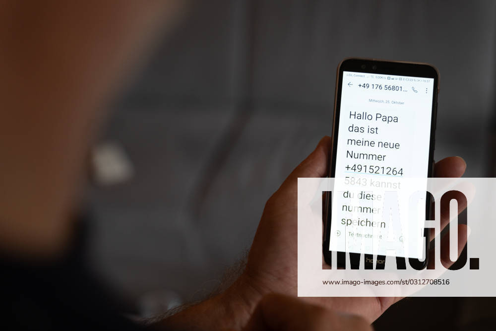 An old man received a text message on his smartphone with the text Hello dad this is my new number Disgusting trick and telephone fraud
