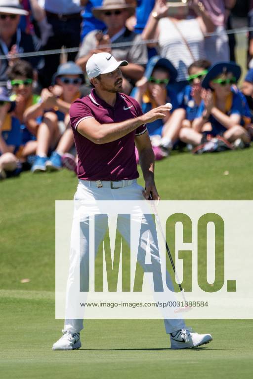 Jason Day (AUS) thanks the big crowd at Round 1 of the 102nd Australian Open Golf Championship on November 23, 2017 at The Australian Golf Club in Sydney, Australia. (Photo by Steven Markham Icon Sportswire) GOLF: NOV 23 The Emirates Australian Open Golf Championship - First Round Icon1711230385