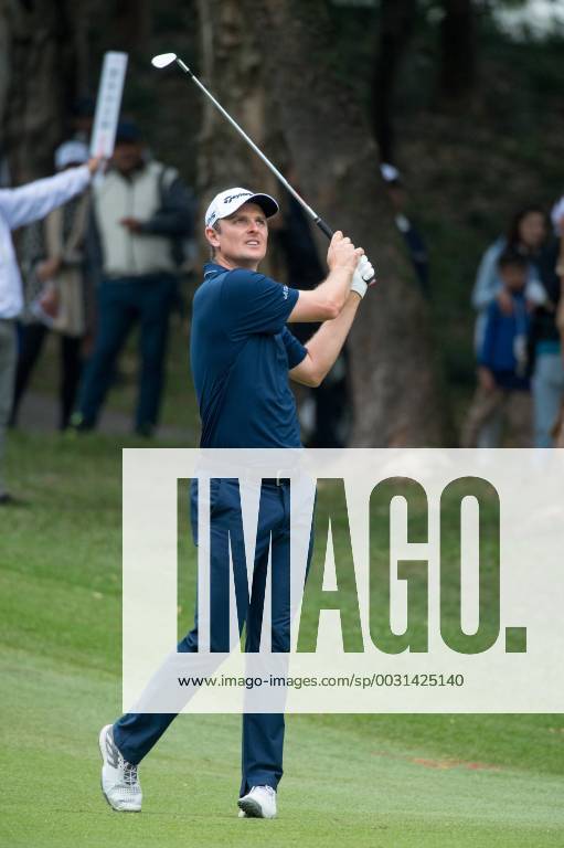 Hong Kong, Hong Kong SAR, CHINA - HONG KONG SAR,CHINA: November 25,2017. Day 3 of the UBS Hong Kong Open Golf at Hong Kong Golf Club Fanling. Englands Justin Rose remains 5 under par 5 points behind the leader. Rose on the 18th fairway Day 3 of the UBS Hong Kong Open Golf - ZUMAr144 20171125_zap_r144_010