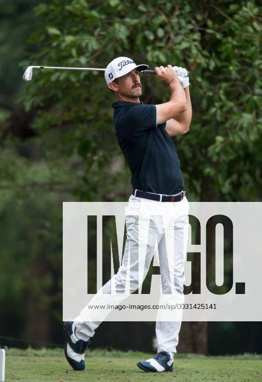 Hong Kong, Hong Kong SAR, CHINA - HONG KONG SAR,CHINA: November 25,2017. Day 3 of the UBS Hong Kong Open Golf at Hong Kong Golf Club Fanling. Australia s Wade Ormsby on the fairway. ORMSBY goes into the final round at 9 under par holding equal 2nd position with Spains Rafa CABRERA BELLO Day 3 of the UBS Hong Kong Open Golf - ZUMAr144 20171125_zap_r144_011