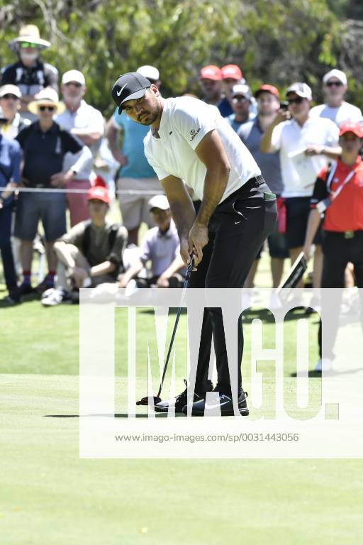 26th November 2017, The Australian Golf Club, Sydney, Australia; Emirates Australian Open Golf, final round; Jason Day (AUS) makes a putt ActionPlus11956439