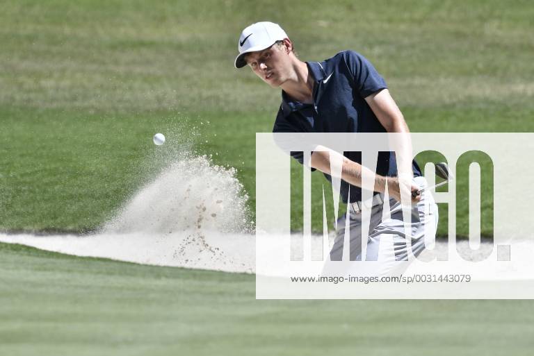 26th November 2017, The Australian Golf Club, Sydney, Australia; Emirates Australian Open Golf, final round; Winner Cameron Davis (AUS) plays out of the bunker ActionPlus11956387