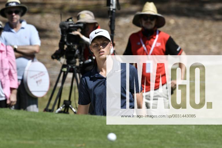 26th November 2017, The Australian Golf Club, Sydney, Australia; Emirates Australian Open Golf, final round; Winner Cameron Davis (AUS)watches his bunker shot on on the 17th ActionPlus11956393