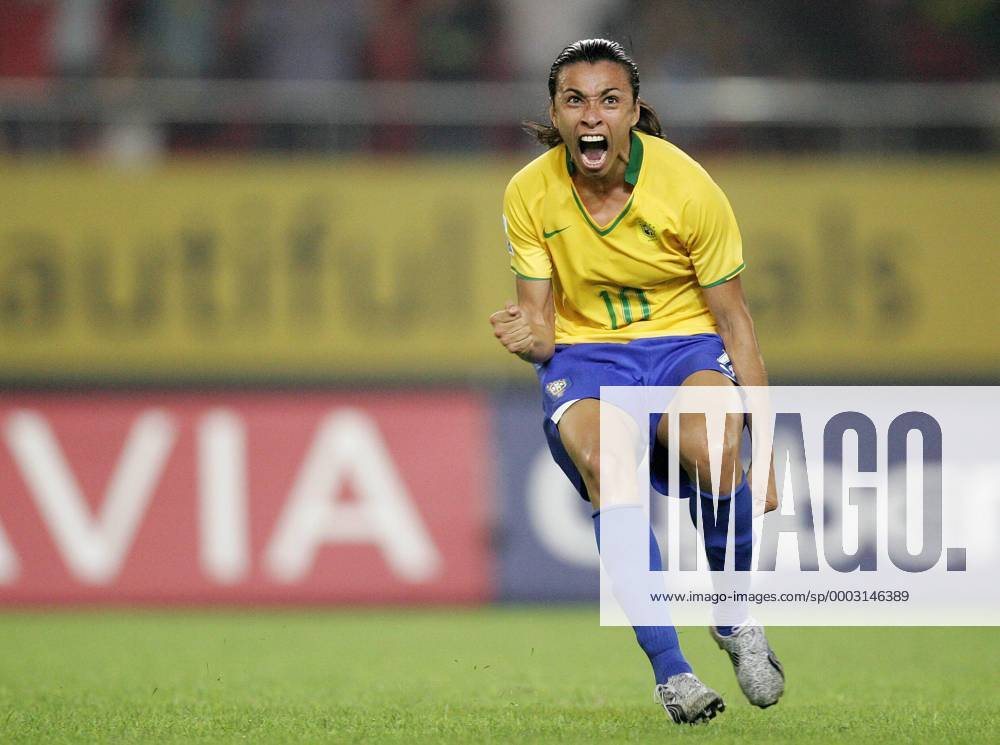 Marta (Brasilien) - Torjubel - Fußball Länderspiel Damen WM 2007, Frauenfußball, Frauen, Nationalteam, Nationaltrikot, Halbfinale Einzelbild Hangzhou Freude, Begeisterung, Fußball Länderspiel Damen WM 2007, Frauenfußball, Frauen, Nationalteam, Nationaltrikot, Halbfinale Einzelbild Hangzhou Freude, Begeisterung,