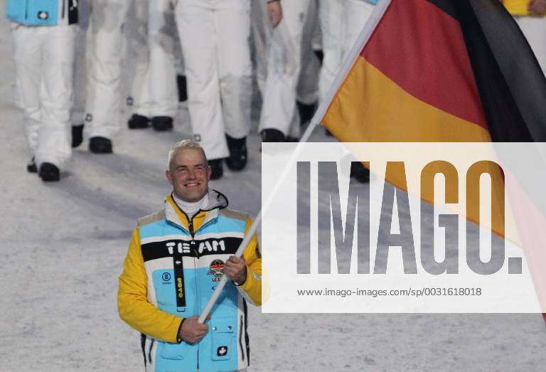 Eröffnungsfeier der XXI. Olympischen Winterspiel in Vancouver Andre Lange war der Fahnenträger der Deutschen Olympiamannschaft, Vancouver Kanada