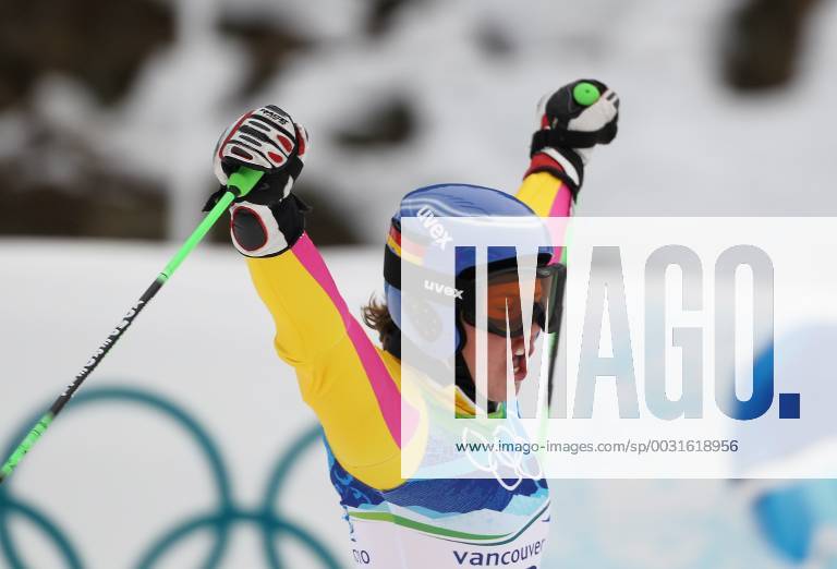 Viktoria Rebensburg ist Olmypiasiegerin im Riesenslalom Jubel Freude aufgenommen bei den Olympischen Spielen in Whistler Mountain - Olympic Games Olympische Spiele Olympia OS Ladies Giant Slalom Alpine Skiing, Whistler Mountain British Columbia Kanada