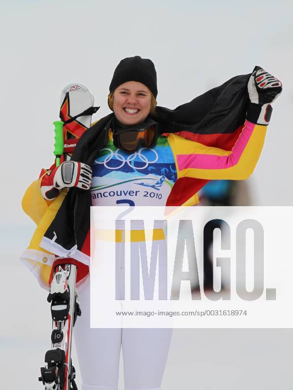 Viktoria Rebensburg ist Olmypiasiegerin im Riesenslalom aufgenommen bei den Olympischen Spielen in Whistler Mountain - Olympic Games Olympische Spiele Olympia OS Ladies Giant Slalom Alpine Skiing, Whistler Mountain British Columbia Kanada