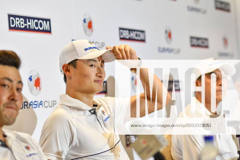 (180109) -- KUALA LUMPUR, Jan.9, 2018 -- Li Haotong (2nd L) from China, a player of Team Asia, attends a press conference PK Pressekonferenz of the EurAsia Cup at the Glenmarie Golf and Country Club in Kuala Lumpur, Malaysia, Jan. 9, 2018. This year s EurAsia Cup will take place at the Glenmarie Golf and Country Club from Jan. 12 to Jan. 14, 2018. ) (SP)MALAYSIA-KUALA LUMPUR-GOLF-EURASIA CUP-PRESS CONFERENCE ChongxVoonxChung