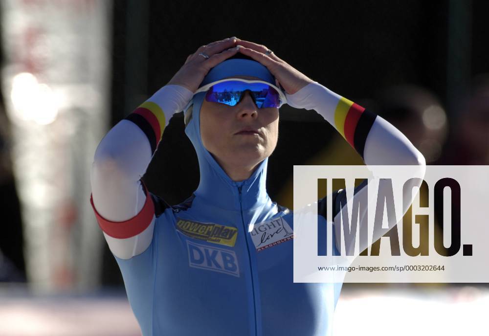 Claudia Pechstein (Deutschland) konzentriert am Start Eisschnellauf EM Damen Mehrkampf EM 2007, Einzelbild Klobenstein Konzentration, Eisschnellauf EM Damen Mehrkampf EM 2007, Einzelbild Klobenstein Konzentration,