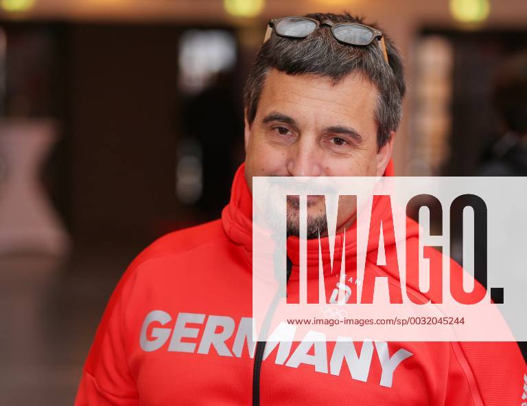 Deutschland, Muenchen - Olympia - DOSB Einkleidung. Im Bild Georg Hackl. Muenchen