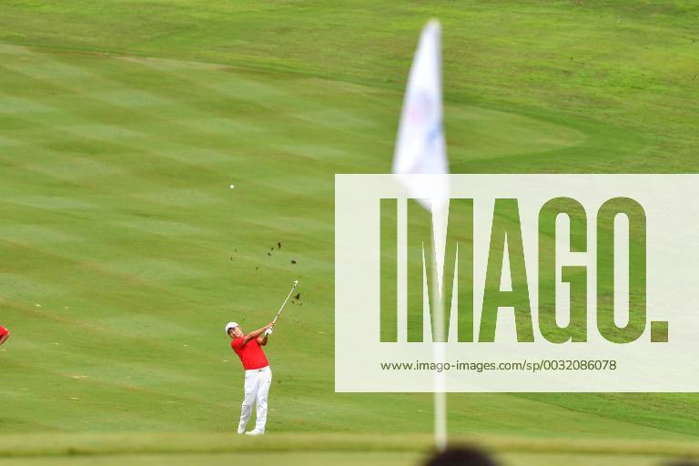 (180114) -- KUALA LUMPUR, Jan. 14, 2018 -- Team Asia s Kang Sung-Hoon competes during the EurAsia Cup 2018 at the Glenmarie Golf and Country Club in Kuala Lumpur, Malaysia, on Jan. 14, 2018. Team Europe won 14-10. ) (SP)MALAYSIA-KUALA LUMPUR-GOLF-EURASIA CUP-FINAL ChongxVoonxChung