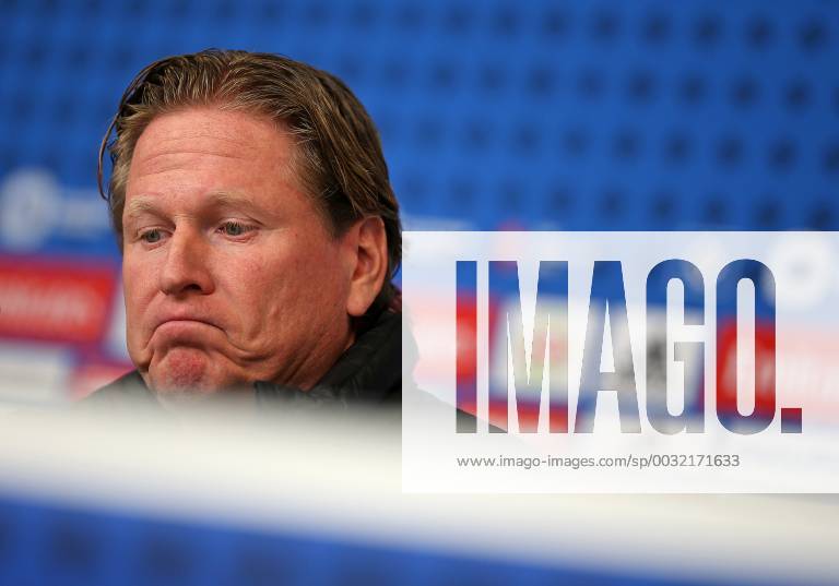 Themen der Woche - SPORT 20.01.2018, Fussball 1. Bundesliga 2017 2018, 19. Spieltag, Hamburger SV - 1. FC Köln, im Volksparkstadion Hamburg. Trainer Markus Gisdol (Hamburg) auf der Pressekonferenz nach dem Spiel