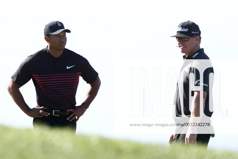 San Diego, California, United States - Tiger Woods and Charley Hoffman wait on the 4th tee during the first round of the 2018 Farmers Insurance Open at Torrey Pines GC. PGA Golf Herren 2018: Farmers Insurance Open - Round 1 - ZUMAw109 20180125_zap_w109_019