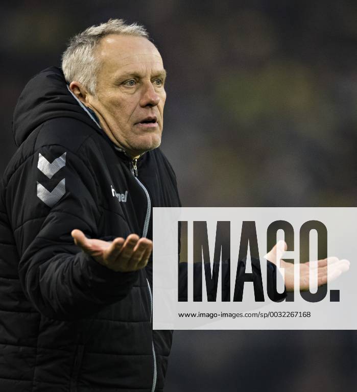 - SPORT Dortmund, 26.01.2018 Trainer Christian Streich (SCF) Borussia Dortmund - SC Freiburg