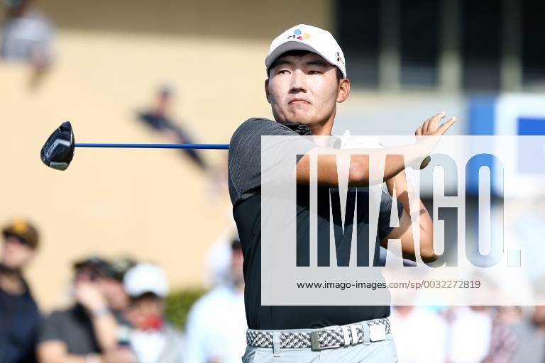San Diego, California, United States - Sung Kang tees off the first hole during the third round of the 2018 Farmers Insurance Open at Torrey Pines GC. Golf 2018: Farmers Insurance Open - Round 3 - ZUMAw109 20180127_zap_w109_060