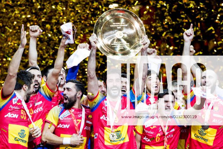 - SPORT Handball EM Finale, Spanien ist Europameister HANDBALL - EHF EURO 2018, ESP vs SWE ZAGREB,CROATIA,28.JAN.18 - HANDBALL - EHF European Championship EM Europameisterschaft final, Spain vs Sweden, award ceremony. Image shows the rejoicing of Spain athletes. Keywords: trophy medals. GEPAxpictures Klansek