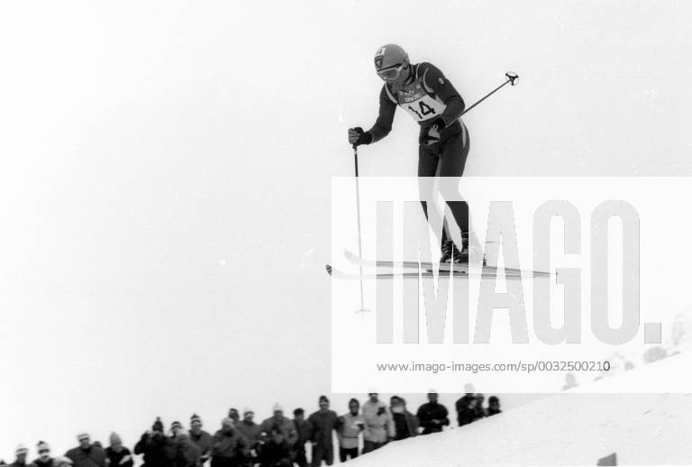 Olympische Winterspiele 1968 in Grenoble : Der dreifache Olympiasieger Jean Claude Killy (Frankreich) in Aktion bei Abfahrtslauf