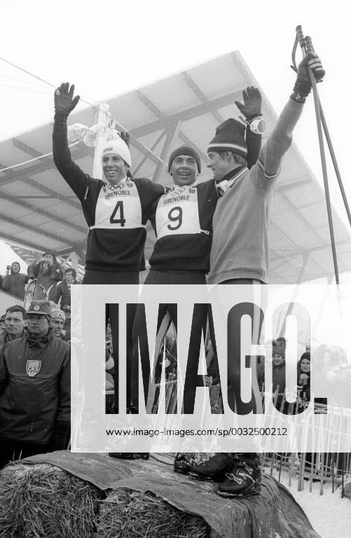 Olympische Winterspiele 1968 in Grenoble : Siegerbild nach dem Alalon von links: Herbert Huber, Karl Schranz (beide Österreich) und Jean Claude Killy (Frankreich). Schranz wurde später disqualifizert.