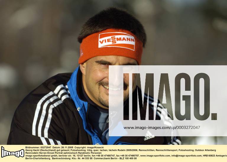Georg Hackl (Deutschland) gut gelaunt Rennrodeln Herren Rodeln 2005 2006, Rennschlitten, Rennschlittensport, Fotoshooting, Outdoor Porträt Altenberg Rennrodeln Herren Rodeln 2005 2006, Rennschlitten, Rennschlittensport, Fotoshooting, Outdoor Porträt Altenberg