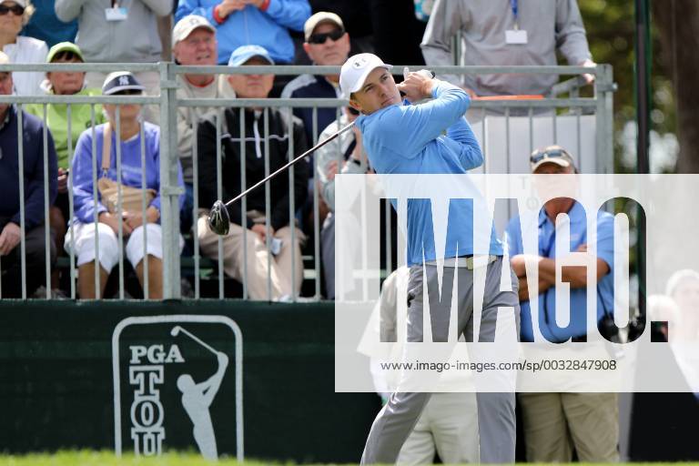 Palm Harbor, Florida, U.S. - DOUGLAS R. CLIFFORD Times .Jordan Spieth drives from the first tee while playing the Copperhead Course on Thursday (3 8 18) during the first round of the Valspar Championship at the Innisbrook Golf and Spa Resort in Palm Harbor. Florida News - March 8, 2018 - ZUMAs70_ 82203496st